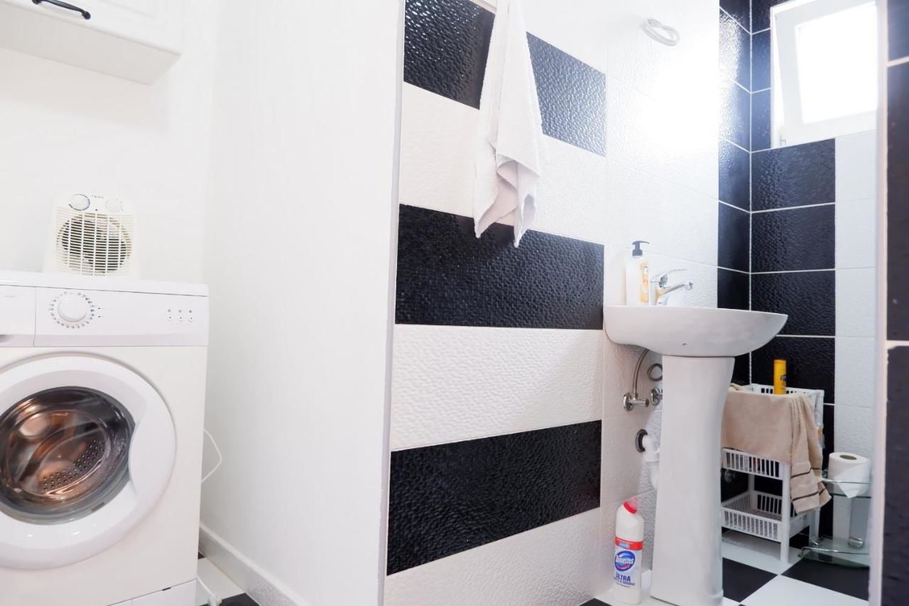 Дома для отпуска Modern house feels like home Ulcinj Дони-Штой