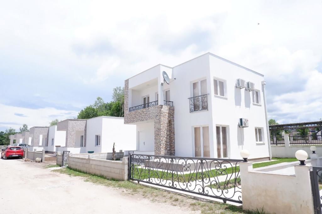 Дома для отпуска Modern house feels like home Ulcinj Дони-Штой