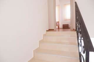 Дома для отпуска Modern house feels like home Ulcinj Дони-Штой Дом с 4 спальнями-4