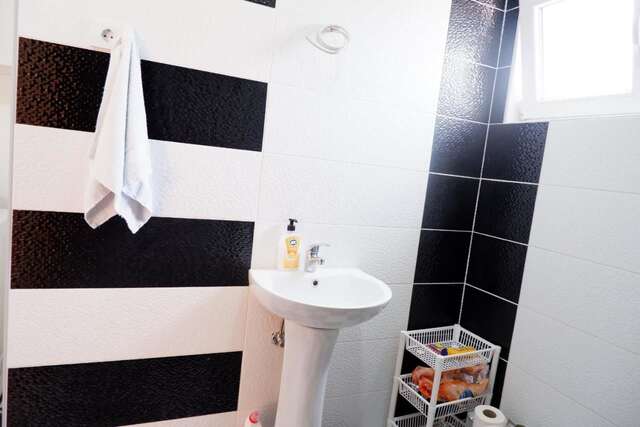 Дома для отпуска Modern house feels like home Ulcinj Дони-Штой-13